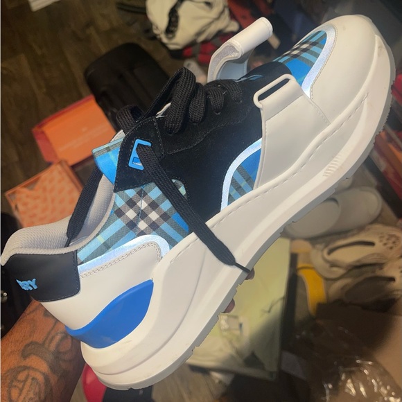 Burberry Ramsey Sneakers - UK45 US12 . Still like new I only wore them once. - Picture 6 of 7